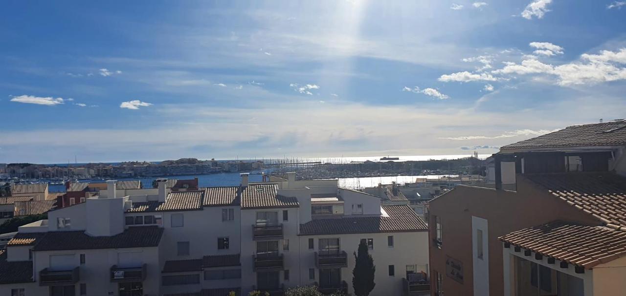 Coquet Au Centre Port Du Cap D'agde Agde